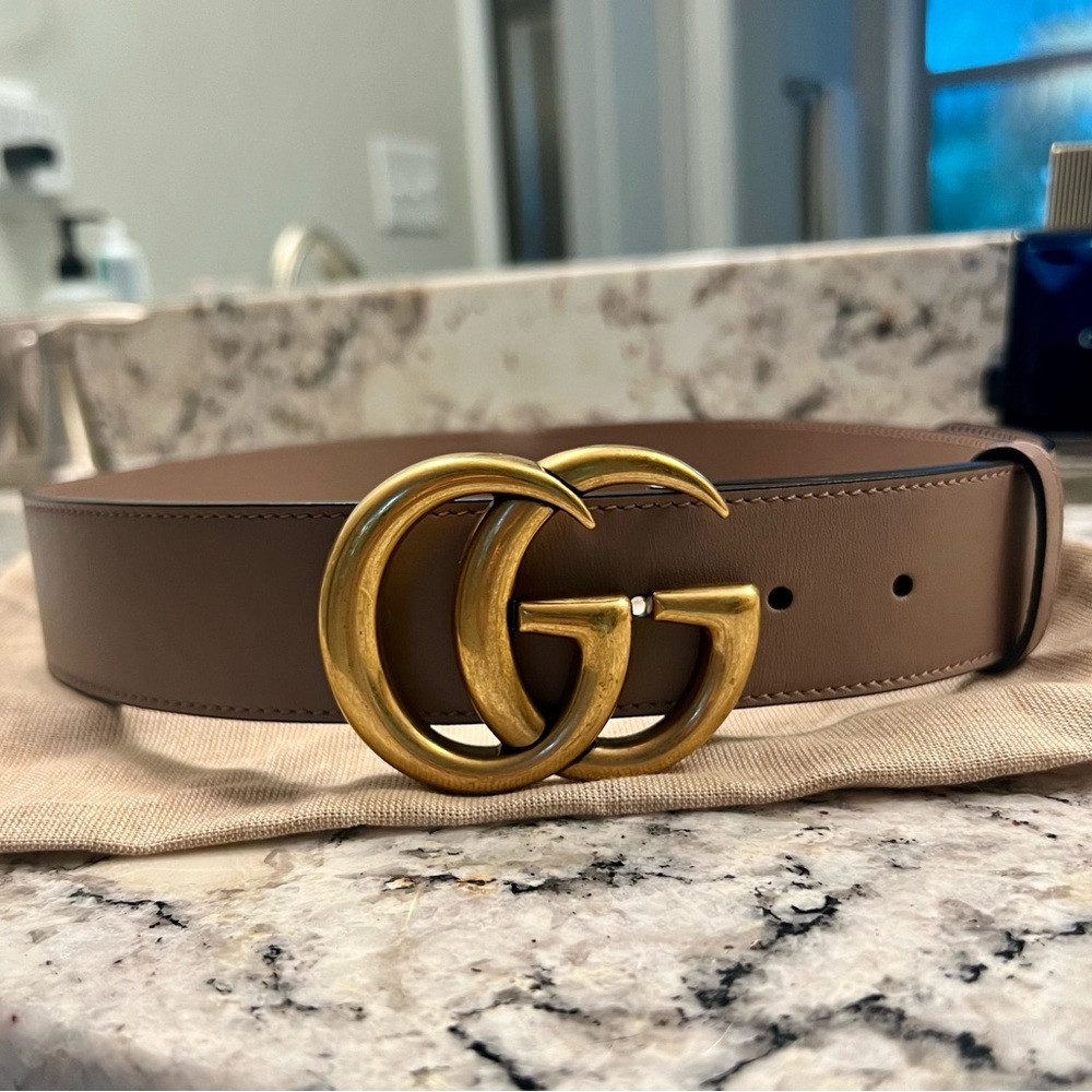 Authentic Gucci Calfskin Double G 40 MM Belt in Porcelain Rose